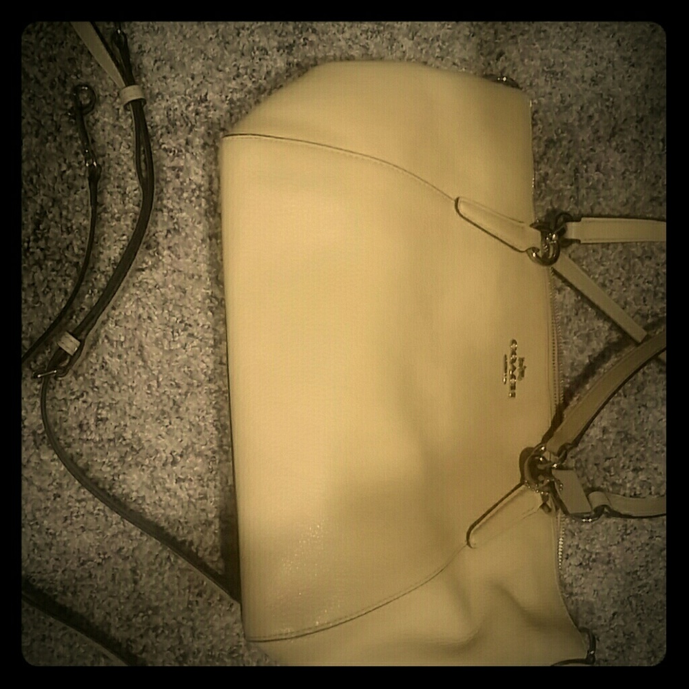 Coach Safflower Pebble grain crossbody